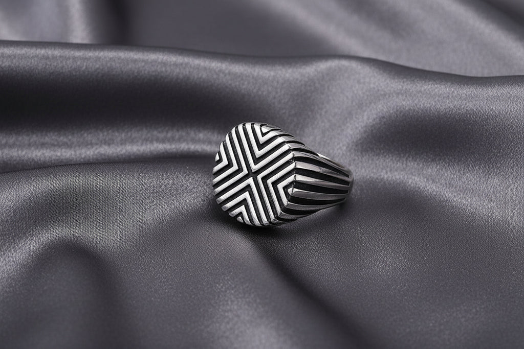 Cross Retro Punk Ring