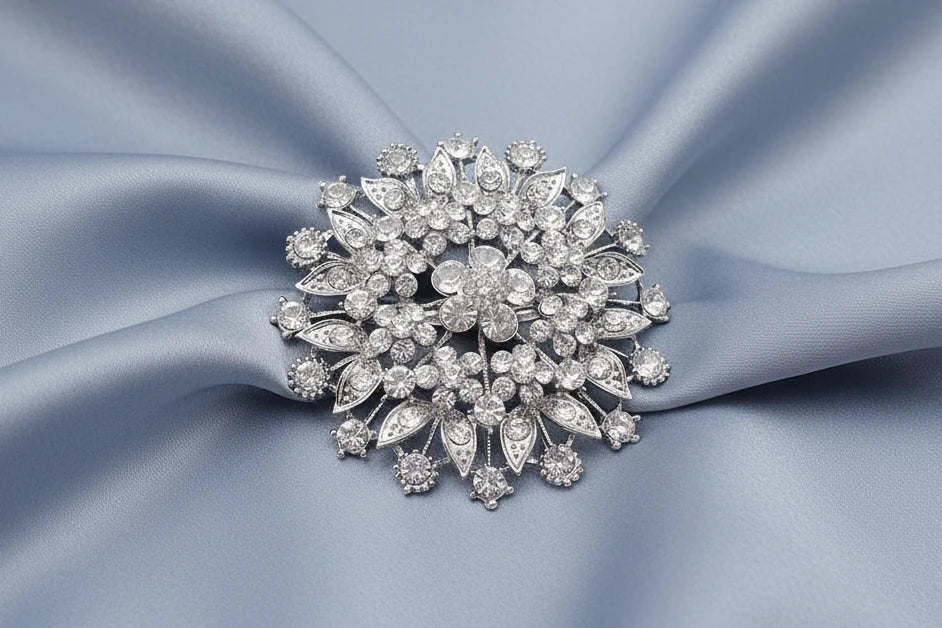 Charming Floral Rhinestone Brooch