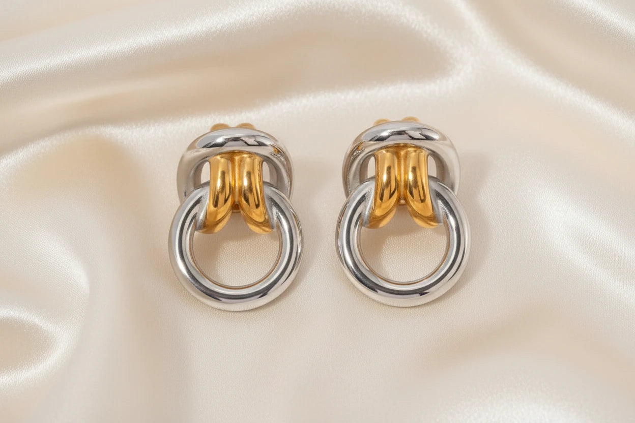 18k Gold Knot Earrings