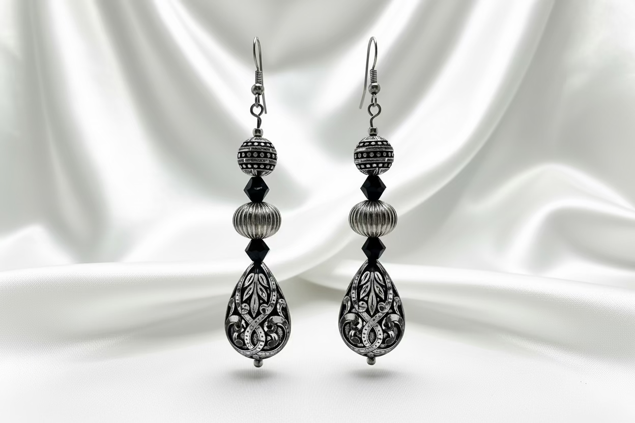 Filigree Leaves Drop Earrings 🐝