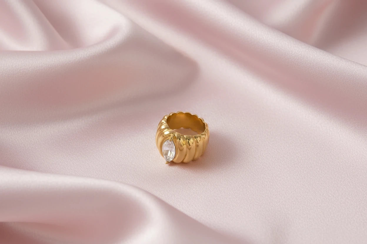Ribbed Zirconia Ring