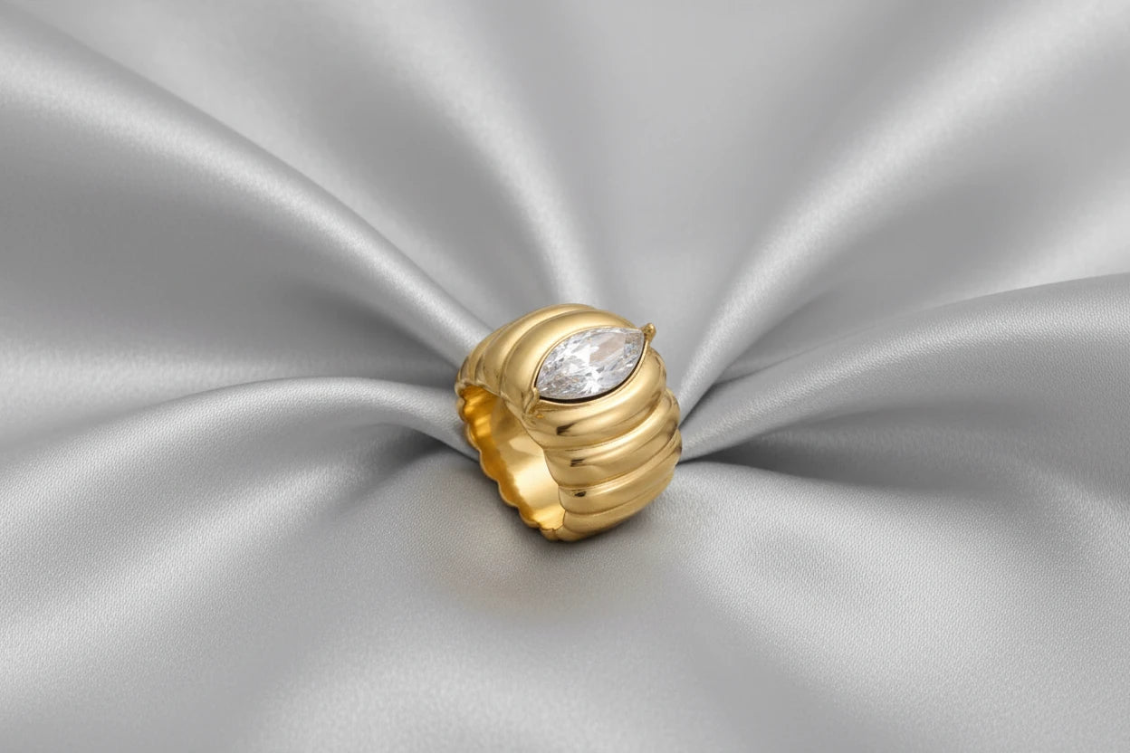 Ribbed Zirconia Ring