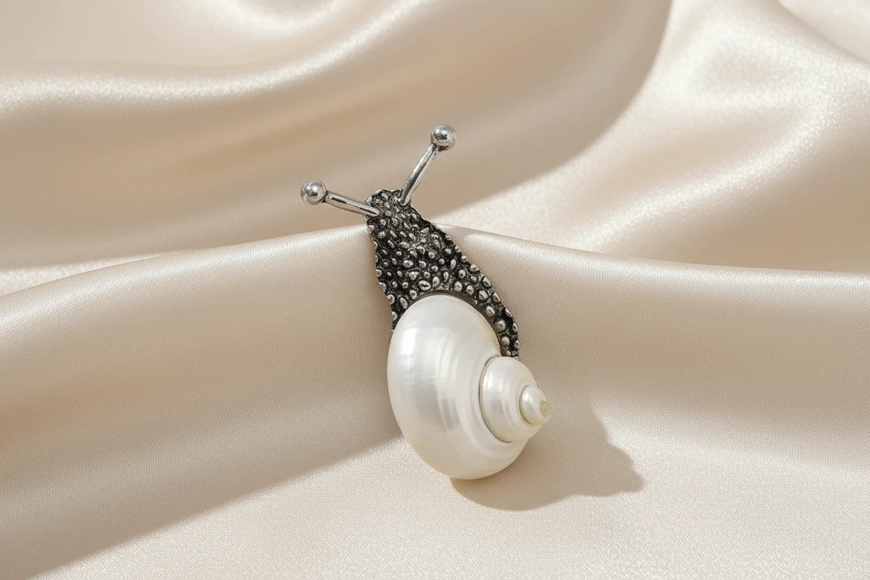 Snail Rhinestone Inlaid Brooch