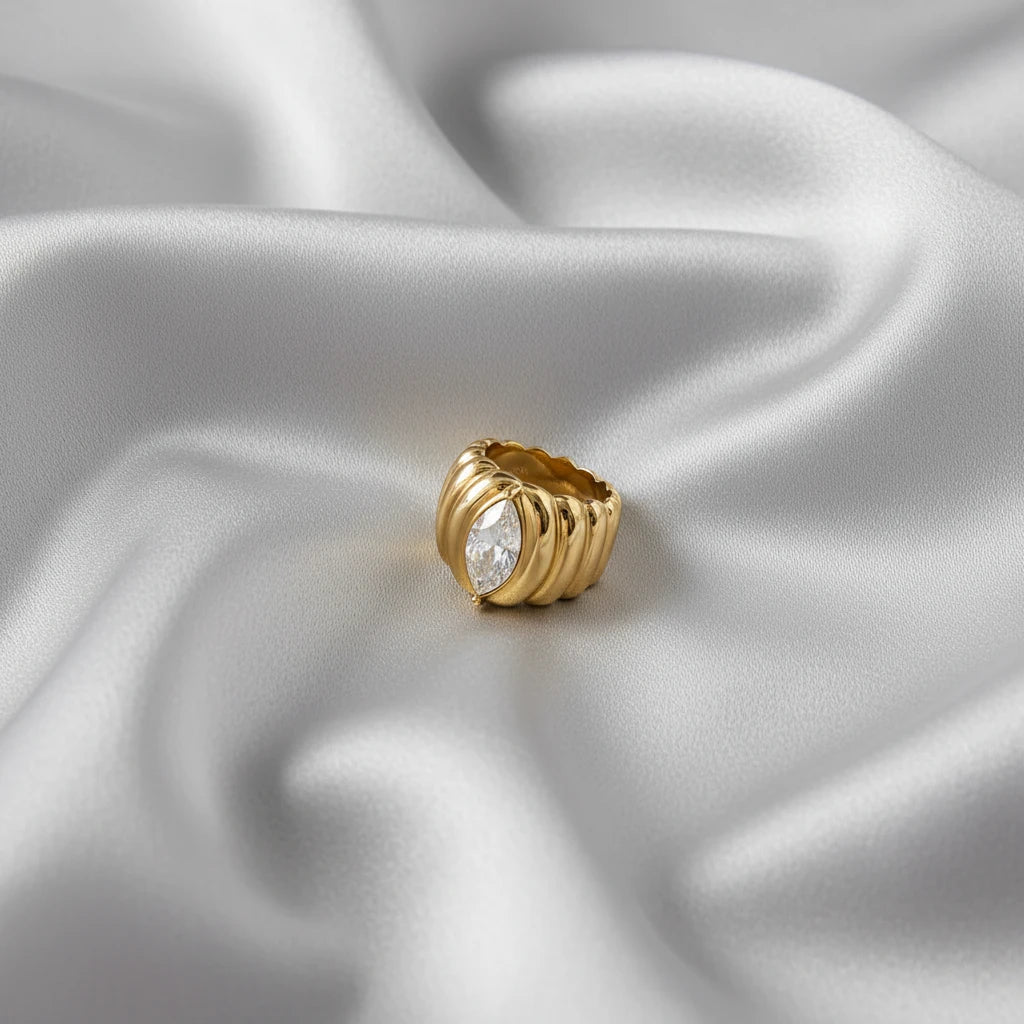 Ribbed Zirconia Ring