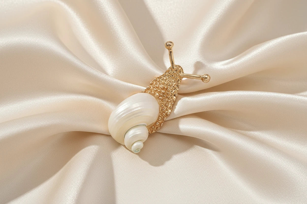Snail Rhinestone Inlaid Brooch