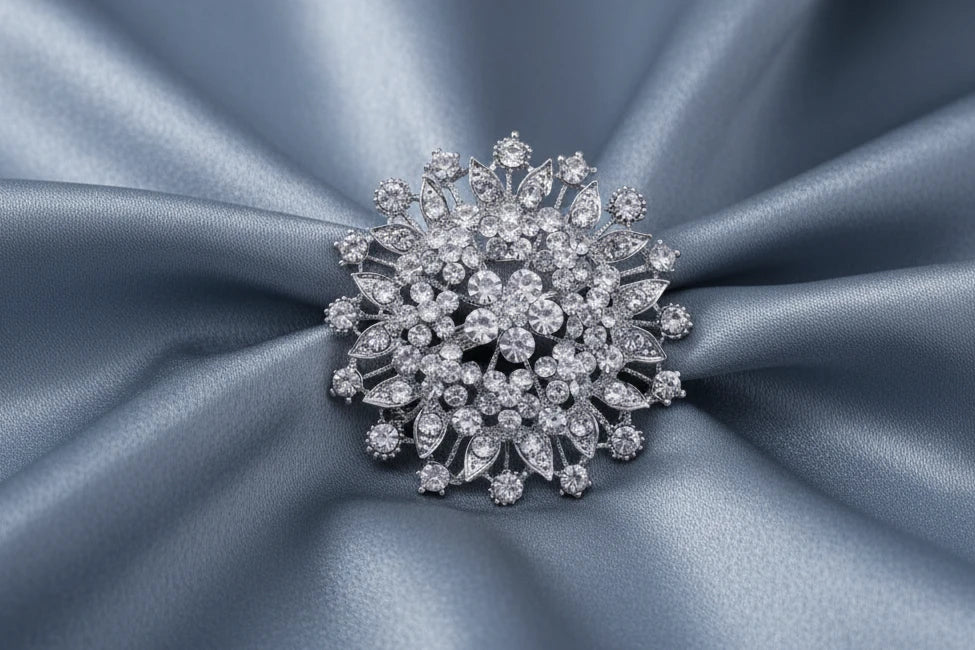 Charming Floral Rhinestone Brooch