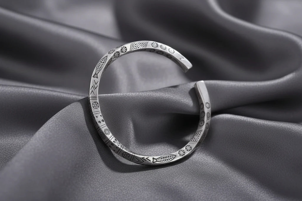 Möbius Infinity Cuff